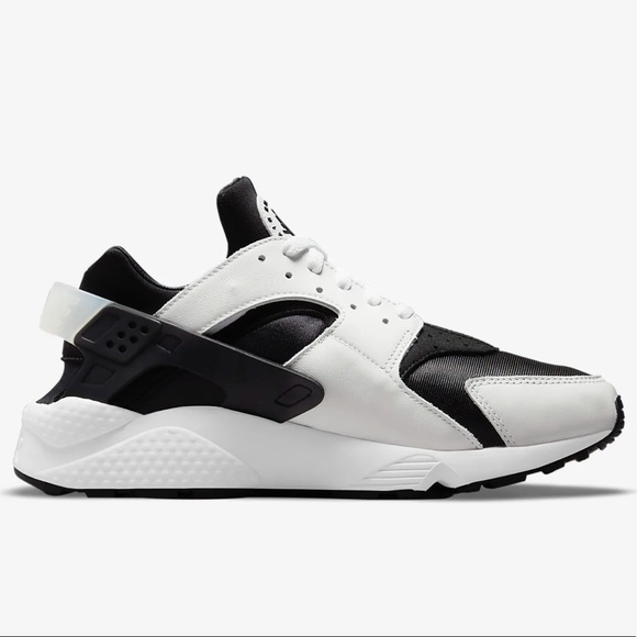 NIKE💥NIKE AIR HUARACHE BLACK AND WHITE💥 - Picture 7 of 10